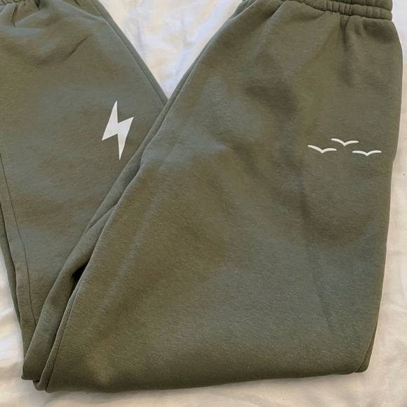 Lazypants BEATRICE BOUCHARD SWEATS - Picture 6 of 6